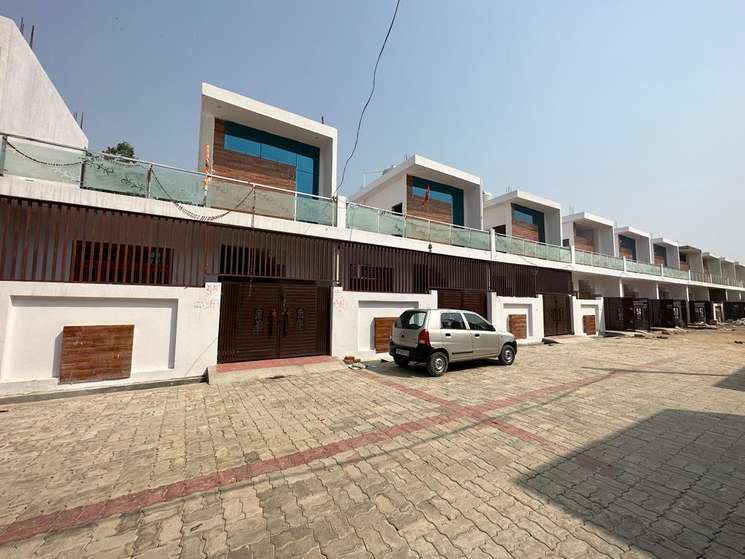 2 Bedroom 1000 Sq.Ft. Independent House in Safedabad Lucknow