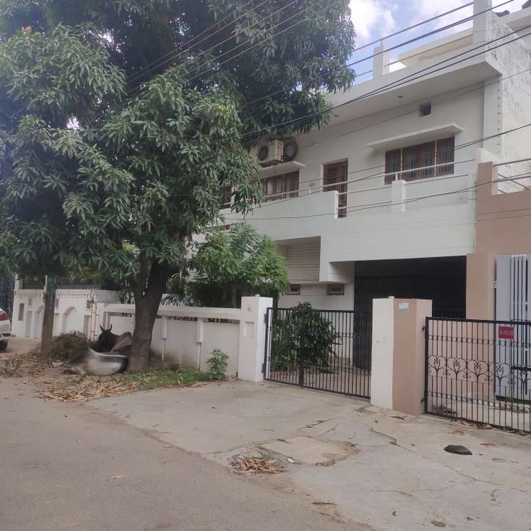 4 Bedroom 2100 Sq.Ft. Independent House in Vikas Nagar Lucknow