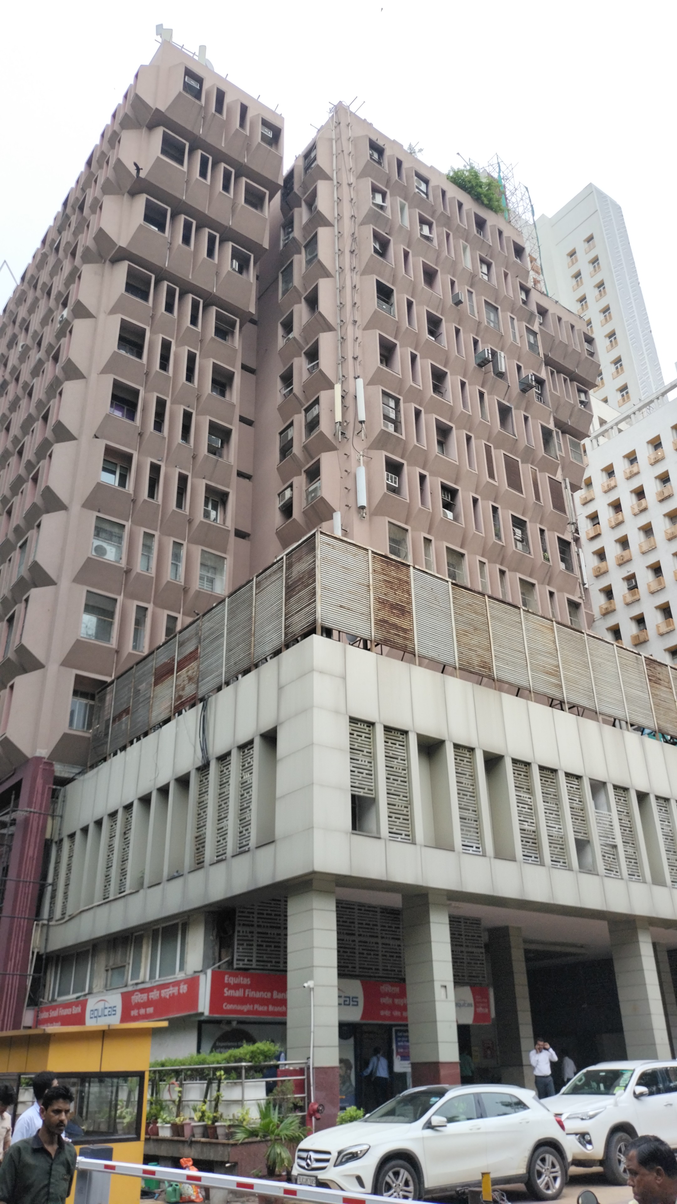 Rental Commercial Shop 1000 Sq.Ft. in Connaught Place Delhi 5675580