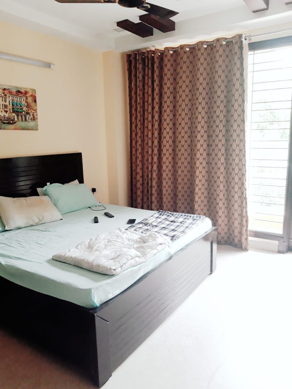 Rental 3 Bedroom 1200 Sq.Ft. Builder Floor in RWA Pamposh Enclave GK, Greater Kailash I Delhi