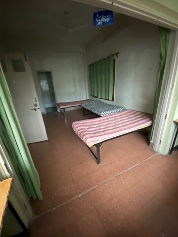 Room in 4 BHK Villa at Market Yard – for Sale
