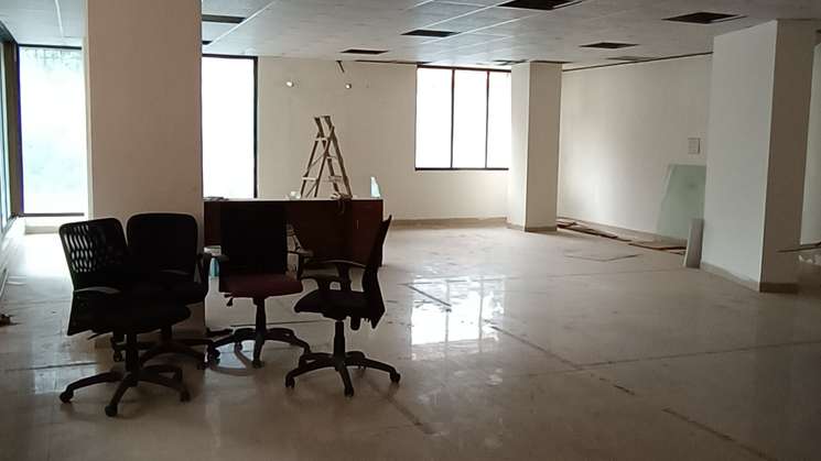 Commercial Office Space 1500 Sq.Ft. in Teen Hath Naka Thane
