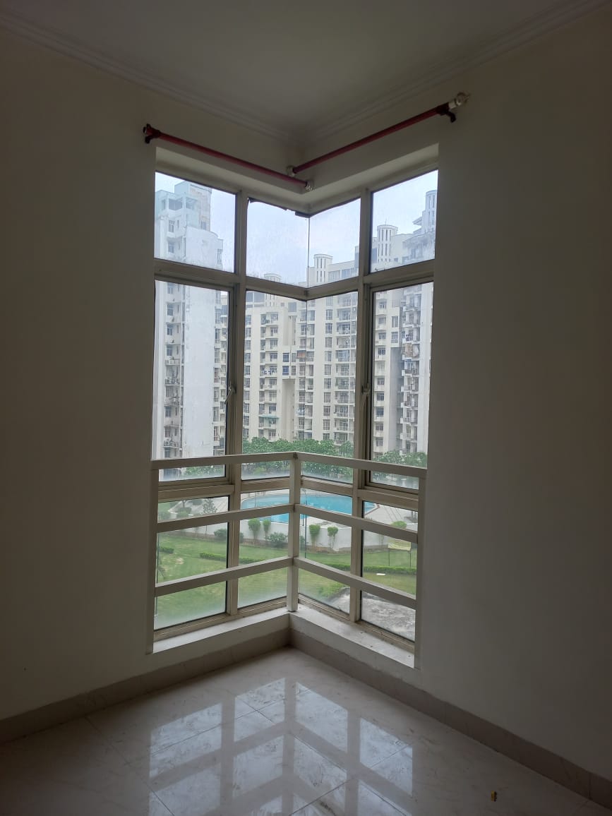 Rental 3 Bedroom 1577 Sq.Ft. Apartment in Omaxe Heights Gomti Nagar