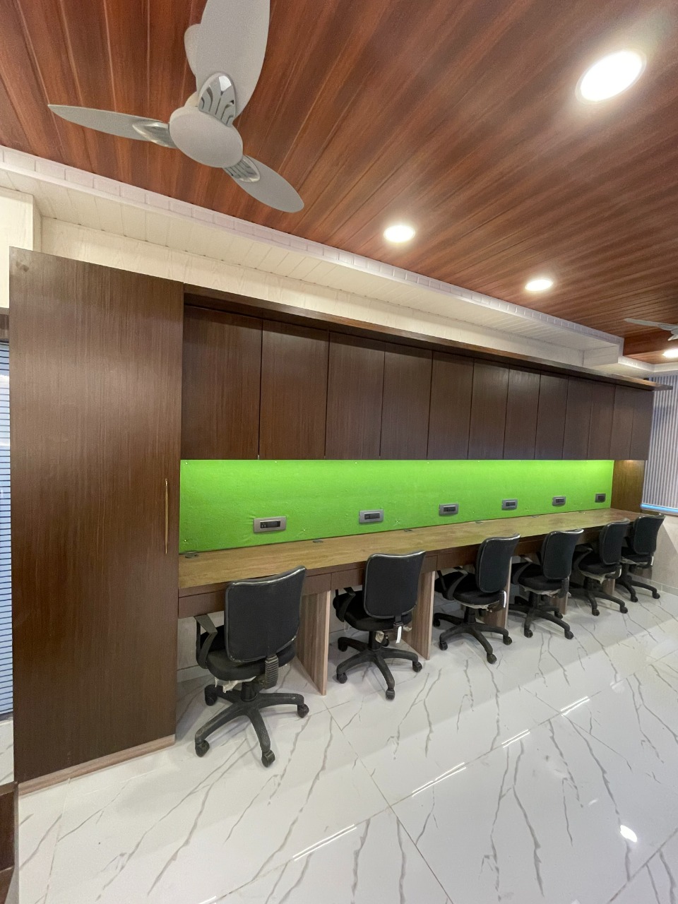 Rental Commercial Office Space 500 Sq.Ft. in Haware International