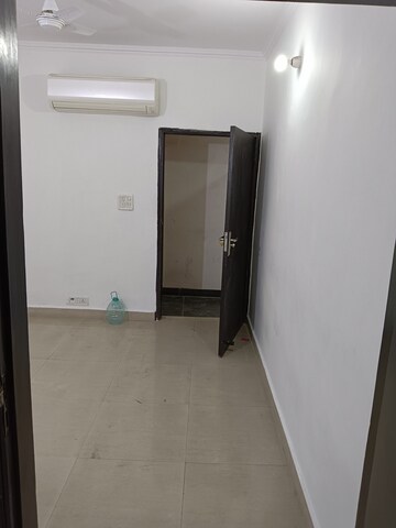 Room in 1 BHK Builder Floor at Lajpat Nagar – for Rent