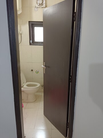 Attached Bathroom in 1 BHK Builder Floor at Lajpat Nagar – for Rent