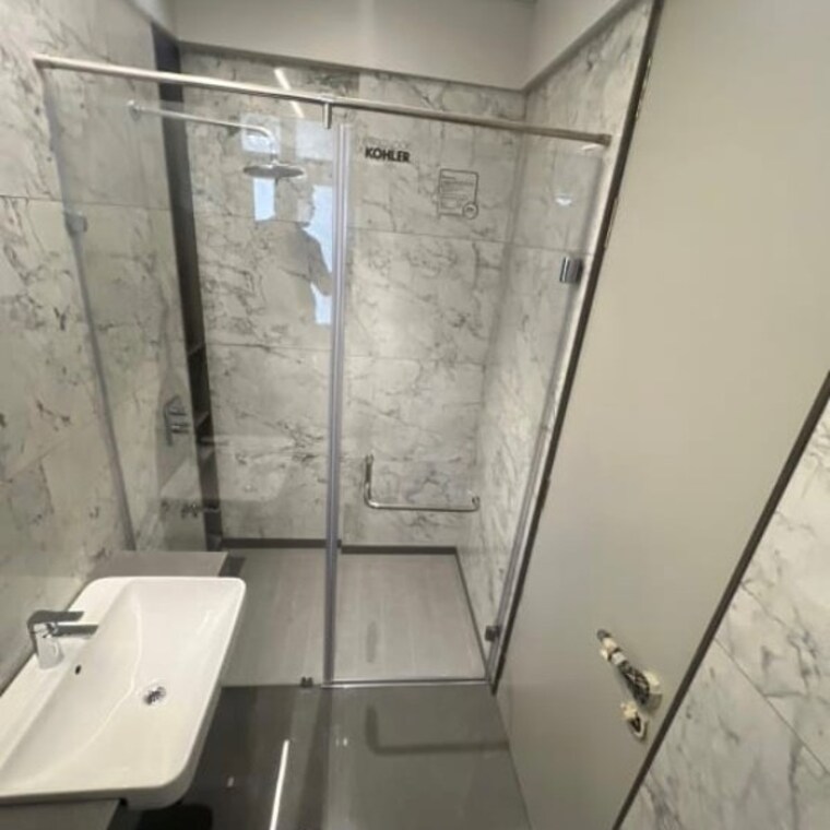 Bathroom, lulla nagar 4 Bedroom 2600 Sq.Ft. Apartment In Lulla Nagar Pune 5688467