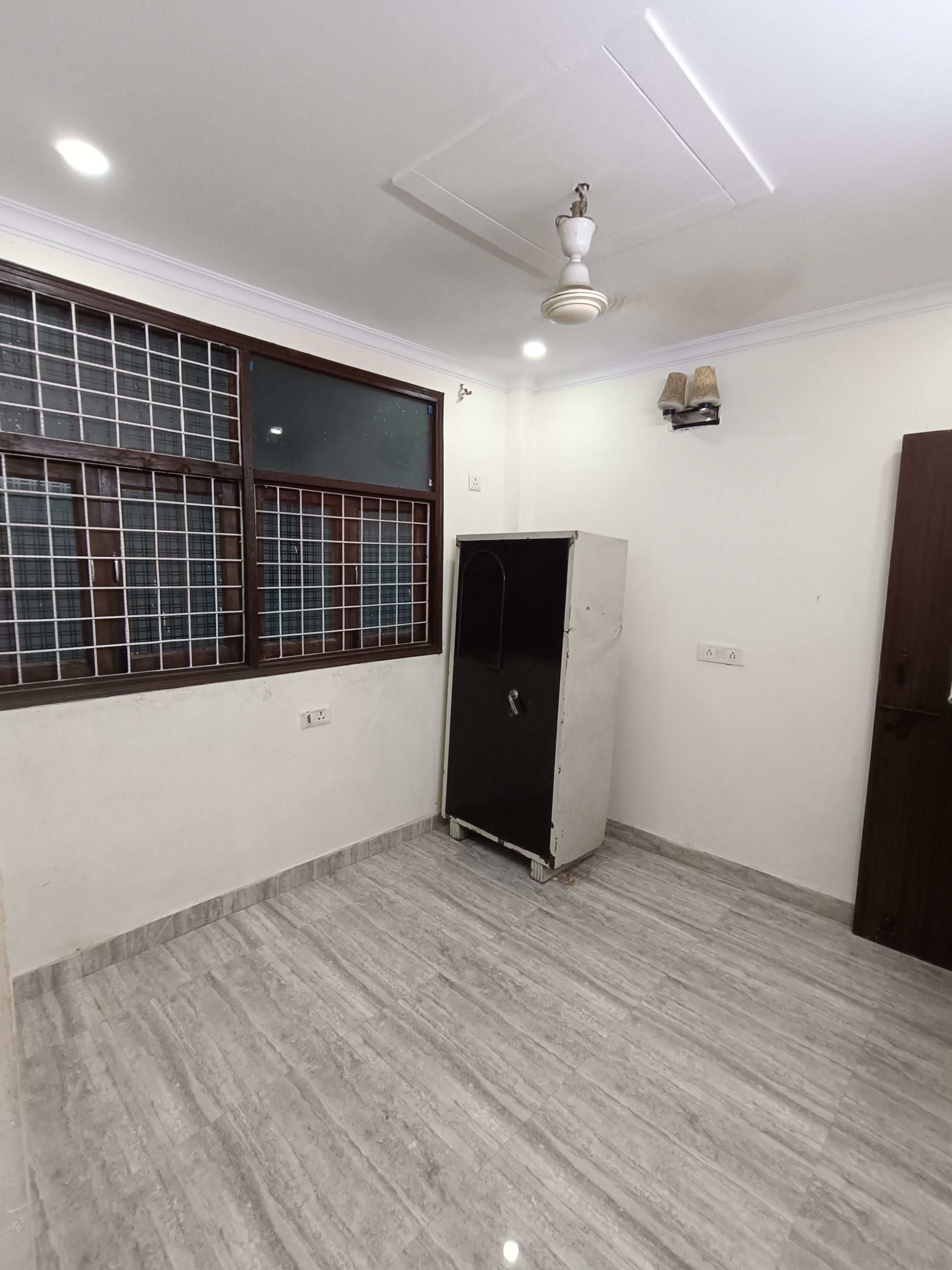 Rental 2 Bedroom 1000 Sq.Ft. Builder Floor in RWA Khirki Extension