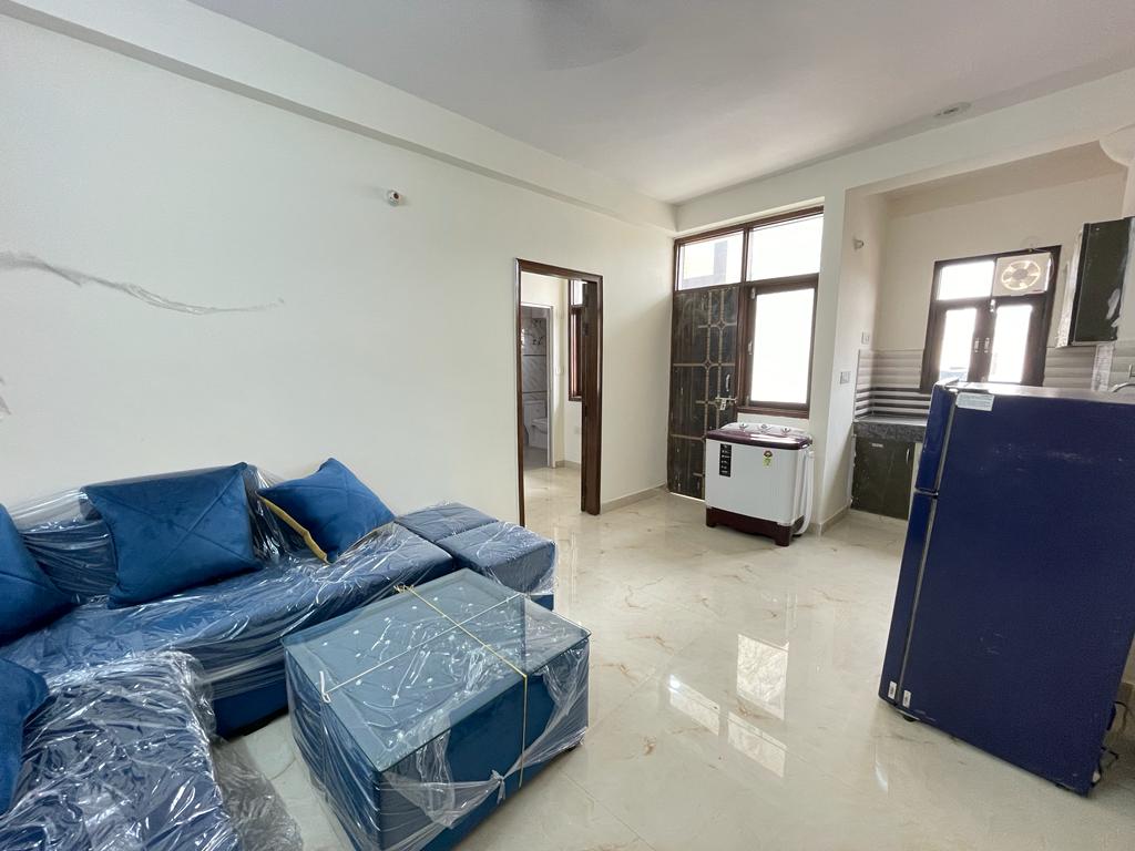 Rental 1 Bedroom 300 Sq.Ft. Builder Floor in Palm Residency Chhatarpur ...