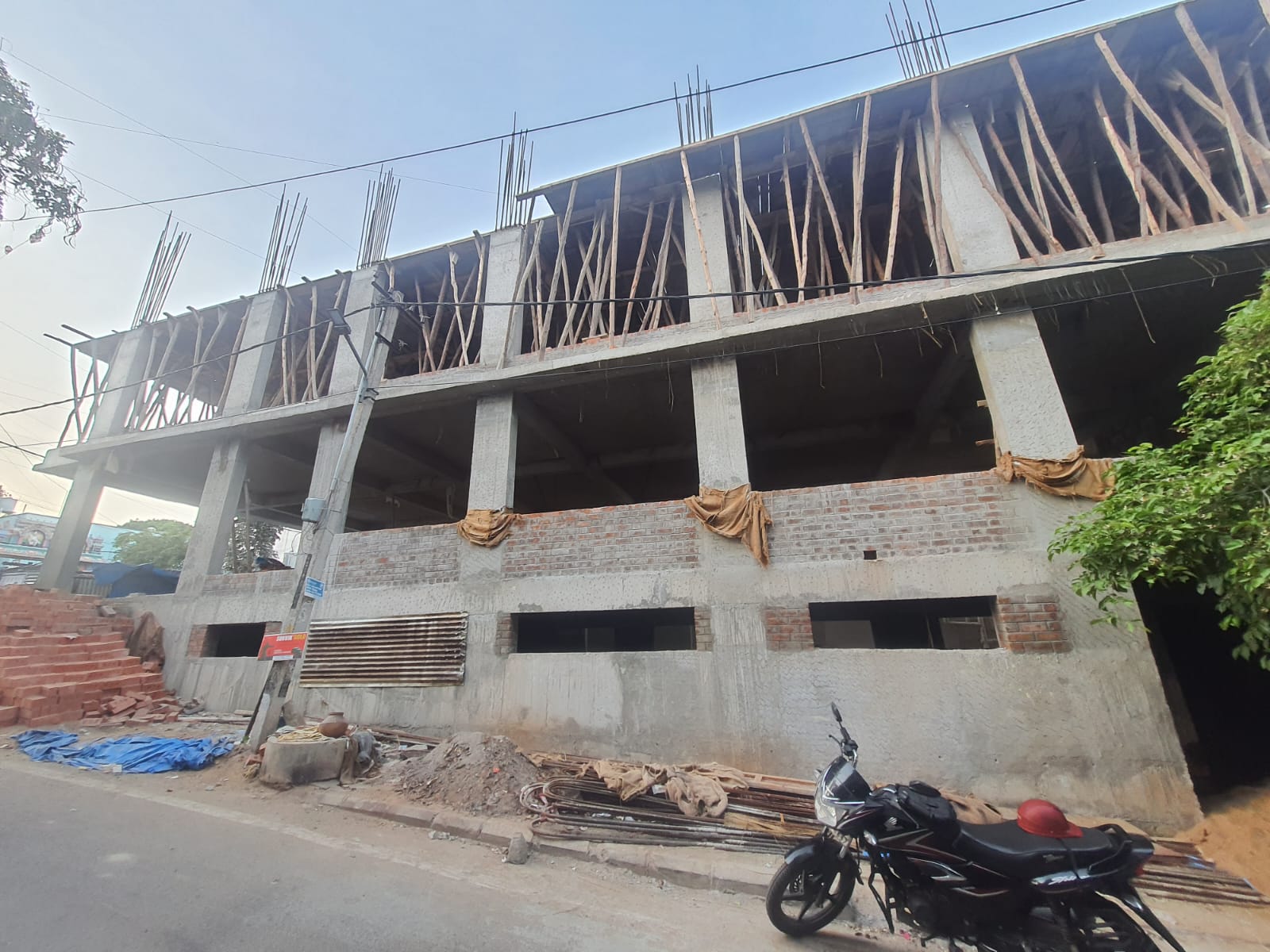 Rental Commercial Showroom 2700 Sq.Ft. in Moodalapalya Bangalore 5703169