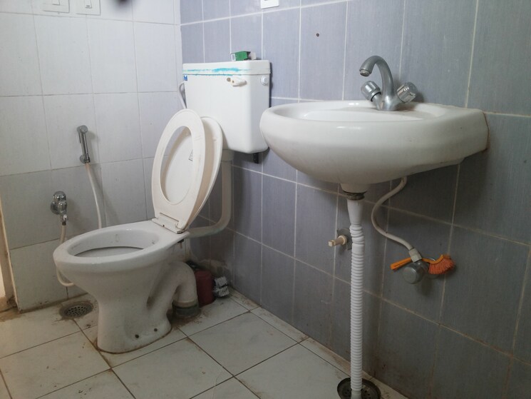 Attached Bathroom, ganga-apartments-gomti-nagar 2 Bedroom 1050 Sq.Ft. Apartment In Gomti Nagar Lucknow 5706745