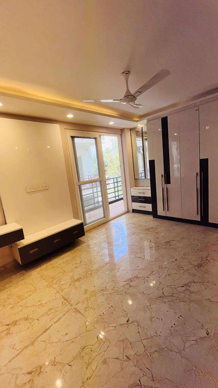4 Bedroom 600 Sq.Yd. Builder Floor in Safdarjung Development Area Delhi