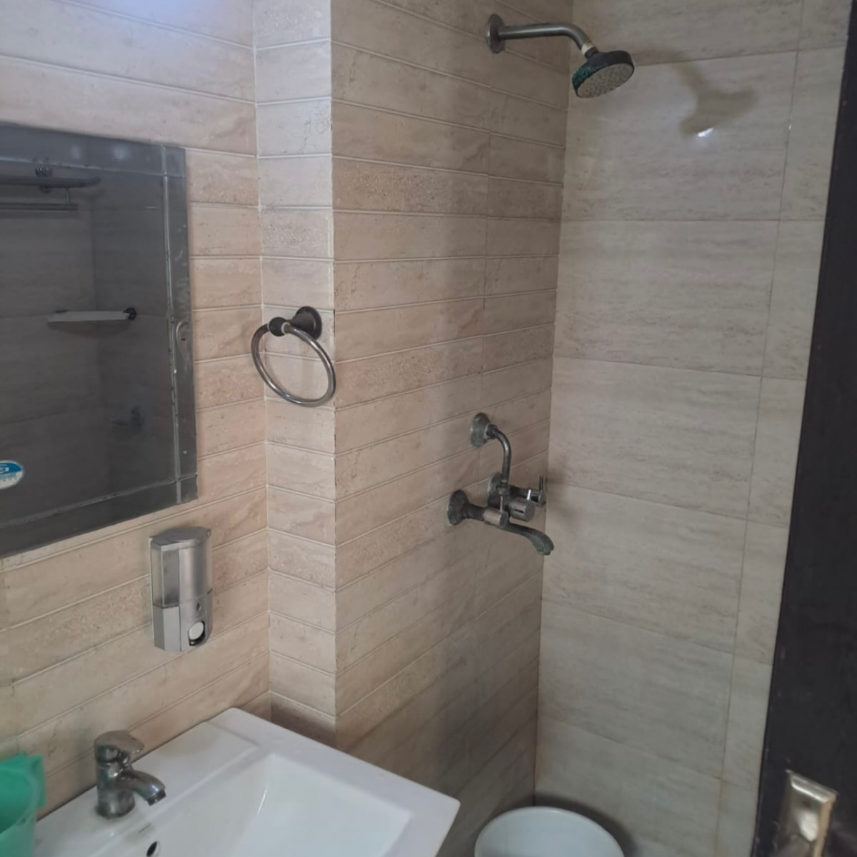 Rental Studio 555 Sq.Ft. Apartment in Ajnara Daffodil, Sector 137 Noida ...