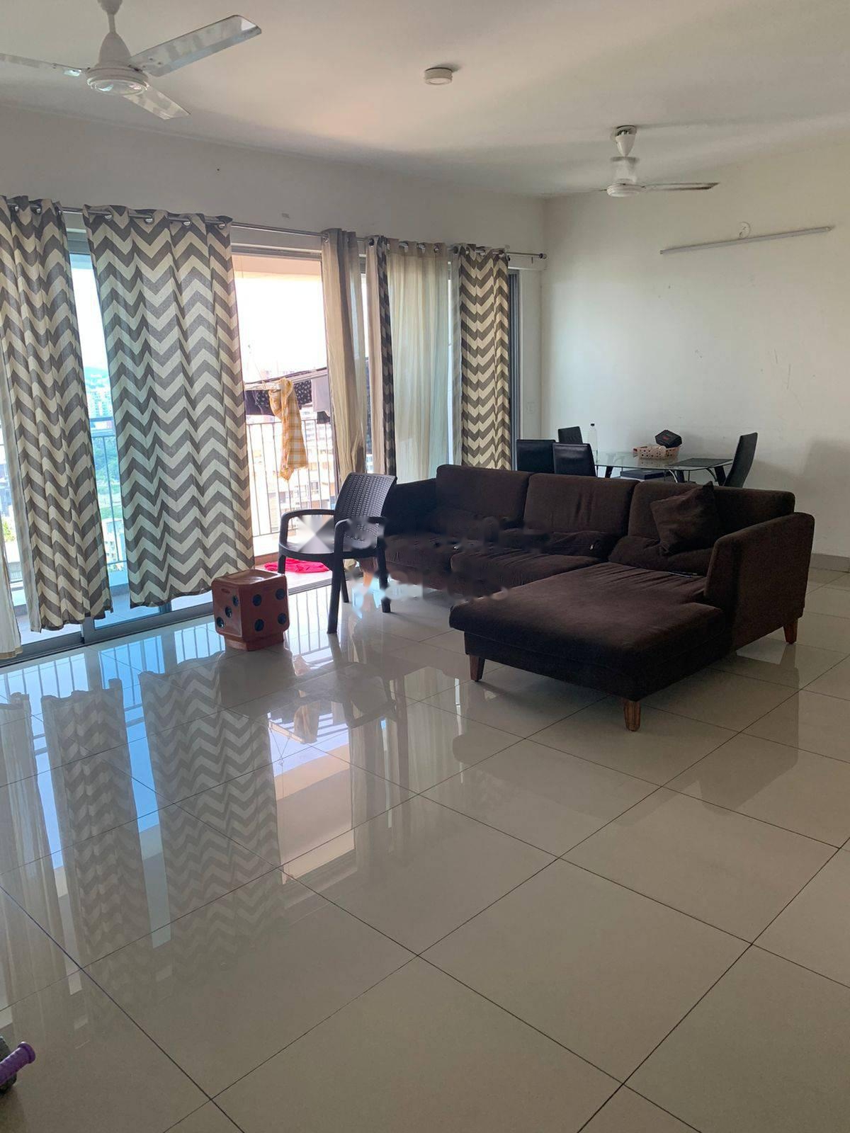 Rental 4 Bedroom 2250 Sq.Ft. Apartment in Amanora Neo Towers, Hadapsar