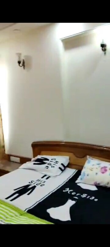 Bedroom in 3 BHK Apartment at Hiranandani Glen Croft, Powai – for Rent