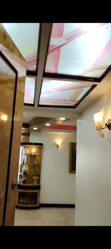 Room in 3 BHK Apartment at Hiranandani Glen Croft, Powai – for Rent