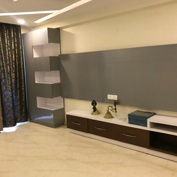 Room in 3 BHK Builder Floor at Vipul World Floors, Sector 48 – for Rent