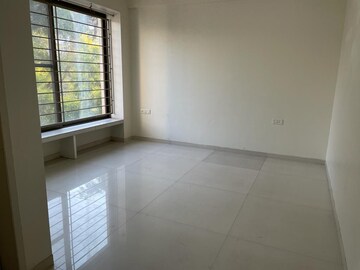 Room in 3 BHK Apartment at K Raheja Vistas Premiere, Mohammadwadi – for Rent