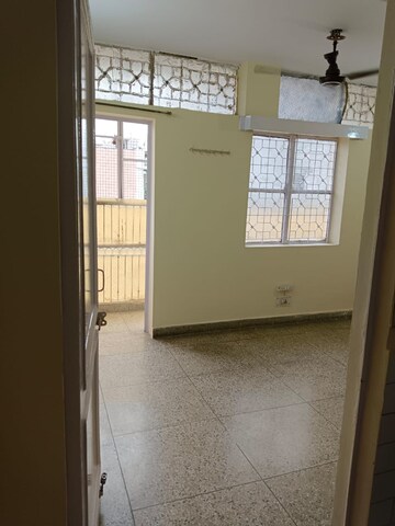 Room in 2 BHK Builder Floor at Lajpat Nagar 4 – for Rent