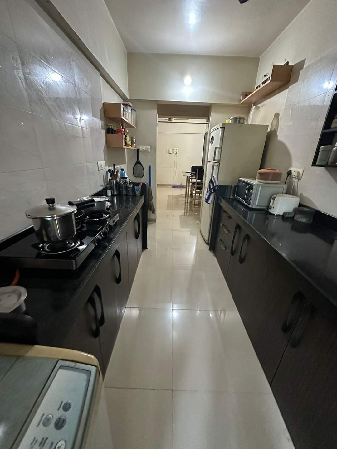 Resale 2 Bedroom 600 Sq.Ft. Apartment in Nahar 92 Bellevue Borivali