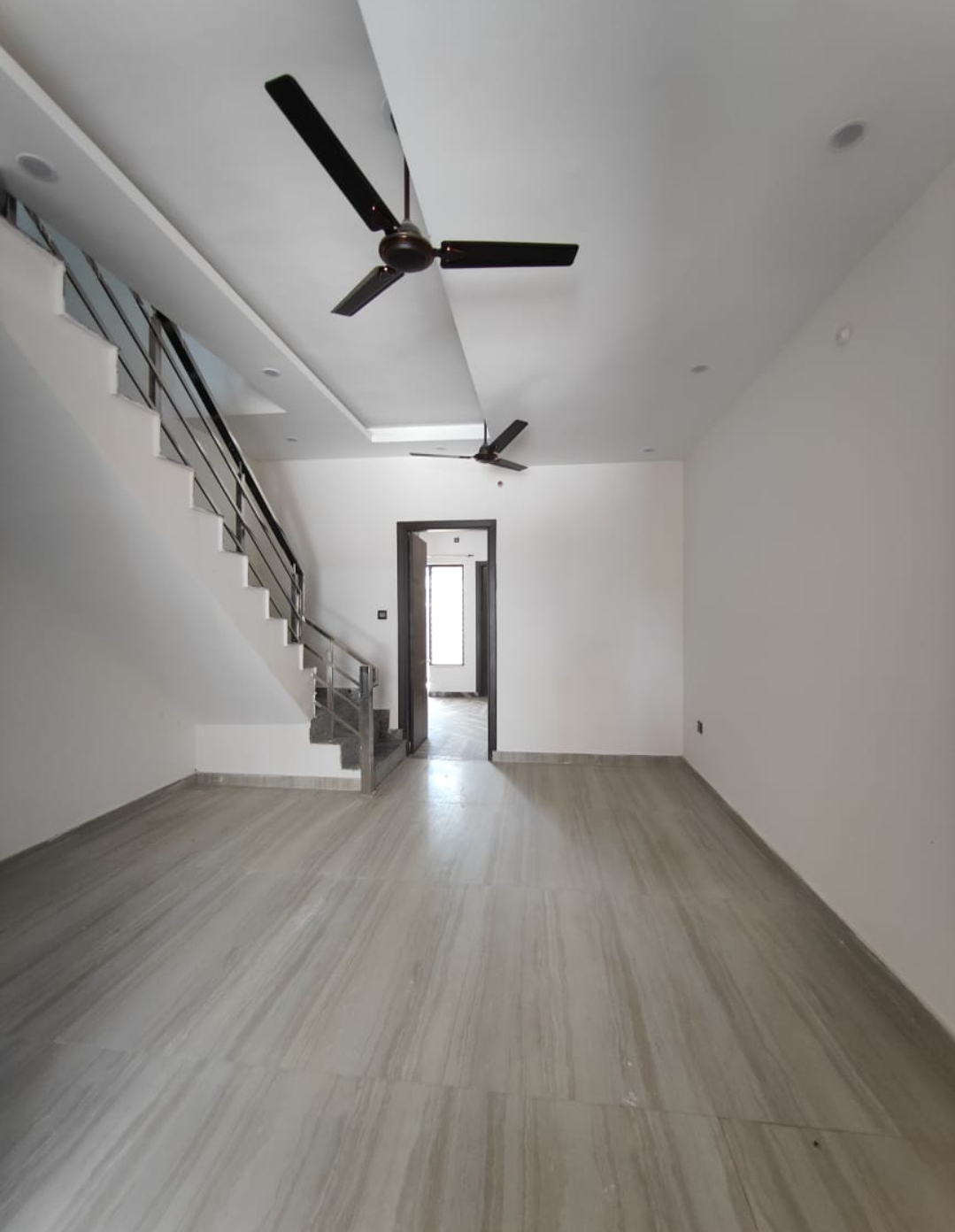 Resale 3 Bedroom 2628 Sq.Ft. Penthouse in Sahastradhara Road Dehradun