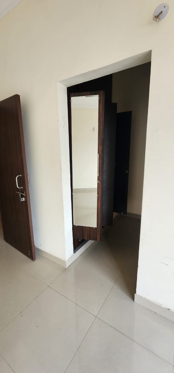 Rental 3 Bedroom 1799 Sq.Ft. Apartment in Vrindavan Yojna Lucknow 5736501