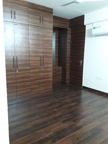 Room in 3 BHK Apartment at Tulip Violet, Sector 69 – for Rent