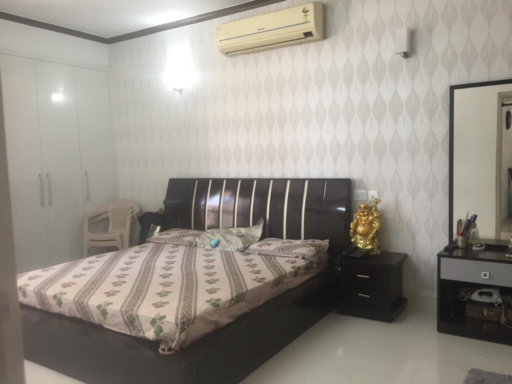 3 BHK + Servant Room Apartment For Rent in Paras Irene 