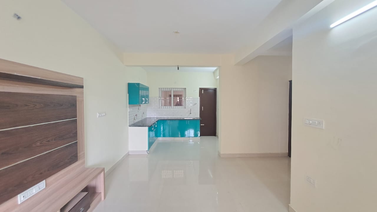 Rental 2 Bedroom 1000 Sq.Ft. Apartment in Kr Puram Bangalore 5738089