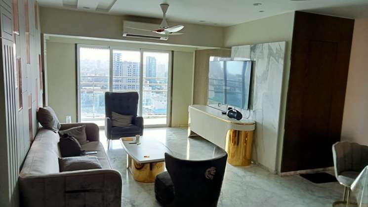 4 Bedroom 2400 Sq.Ft. Apartment in Napeansea Road Mumbai