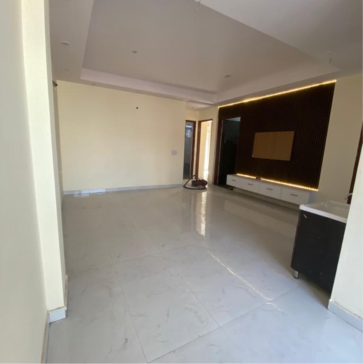 Resale 3.5 Bedroom 1515 Sq.Yd. Builder Floor in Madanpuri Gurgaon 5742537
