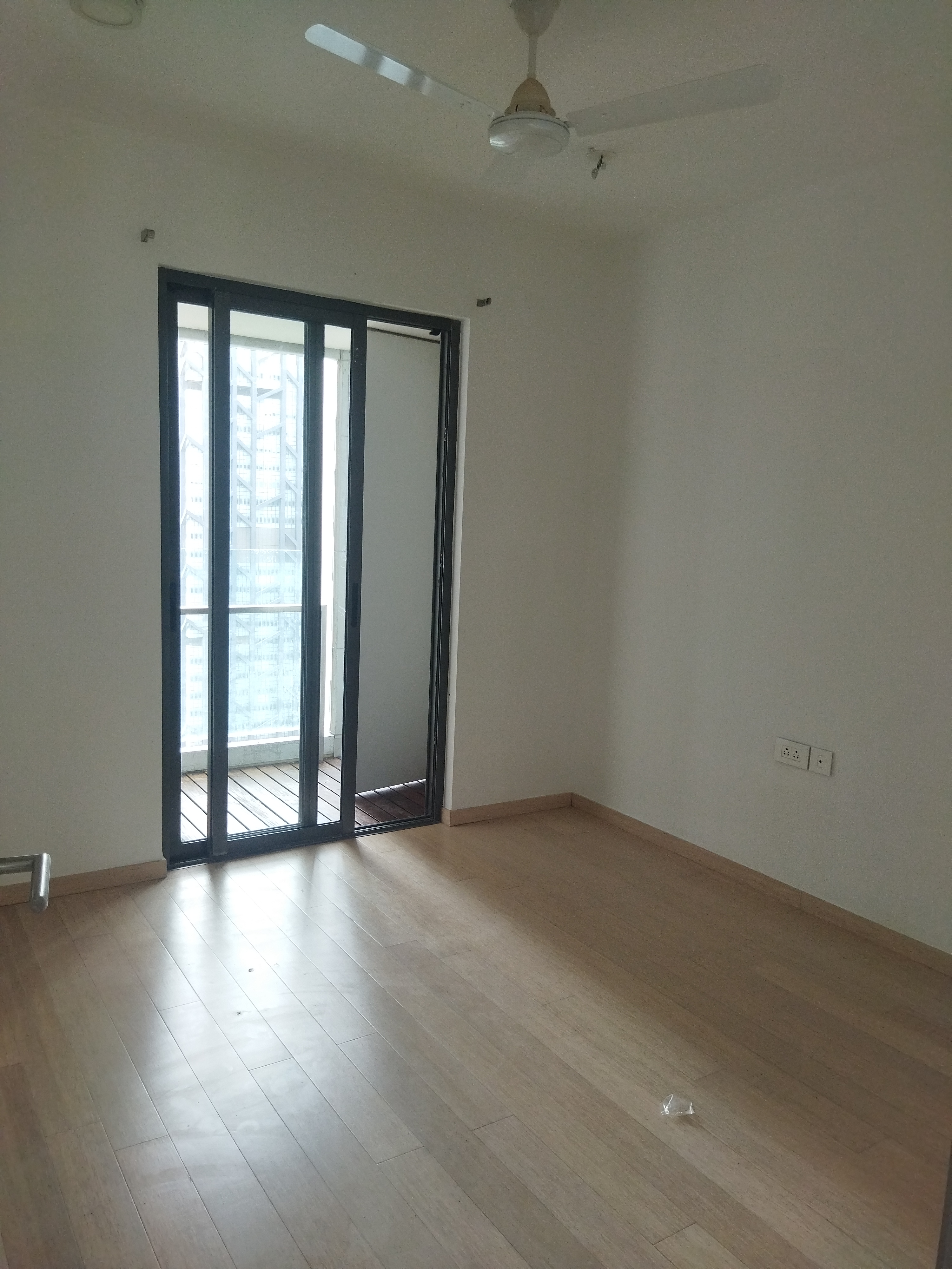 Resale 2.5 Bedroom 1086 Sq.Ft. Apartment in Lodha New Cuffe Parade