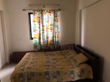 Bedroom in 2 BHK Apartment at Raheja Vistas Phase 3, Mohammadwadi – for Rent