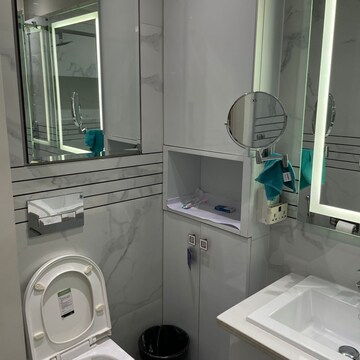 Bathroom in 3 BHK Apartment at Sector 27 – for Rent