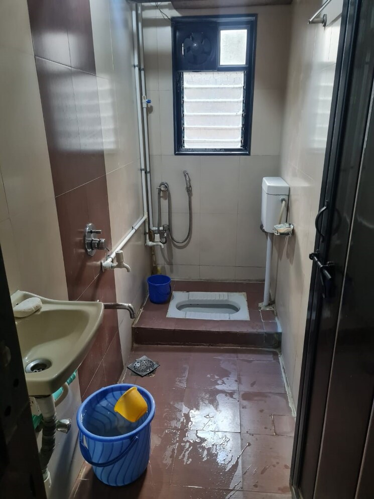 Bathroom, camp 2 Bedroom 1250 Sq.Ft. Apartment In Camp Pune 5748787