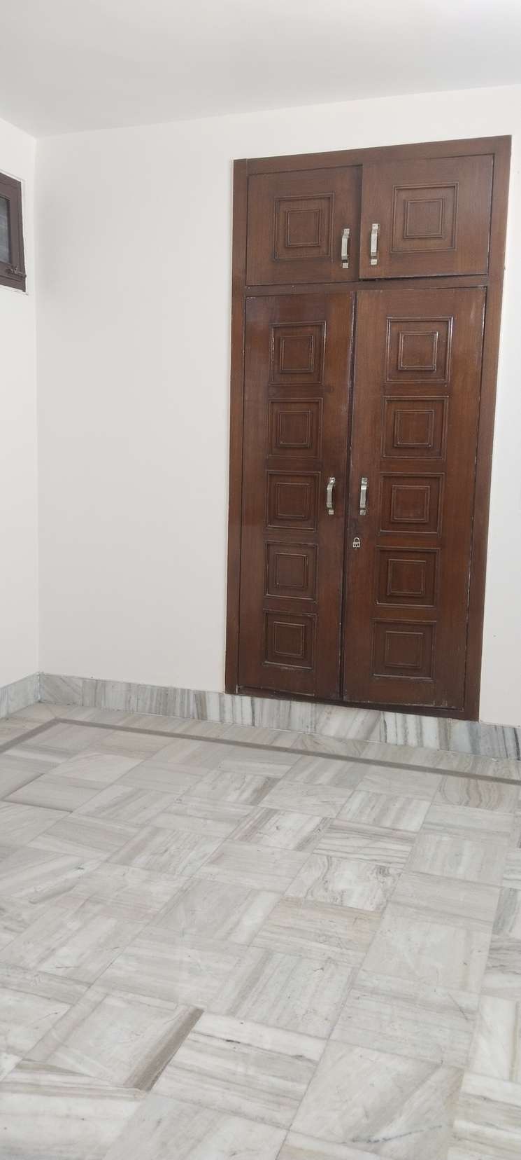 5 Bedroom 110 Sq.Yd. Independent House in H Block Shastri Nagar Ghaziabad
