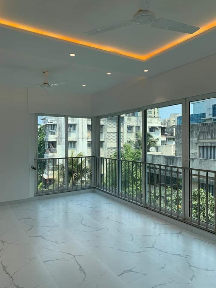 Rental 1 Bedroom 550 Sq.Ft. Apartment in Landmark Building Bandra West
