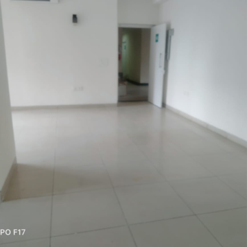 Room in 3 BHK Apartment at Emaar Palm Heights, Sector 77 – for Rent