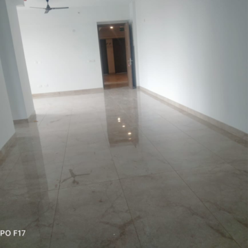 Room in 3 BHK Apartment at Emaar Palm Heights, Sector 77 – for Rent