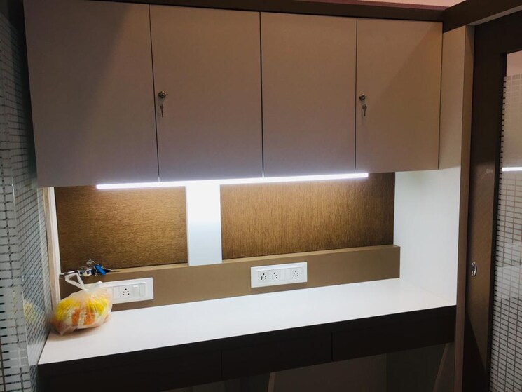 Common Area, malad east Commercial Office Space 100 Sq.Yd. In Malad East Mumbai 5766210