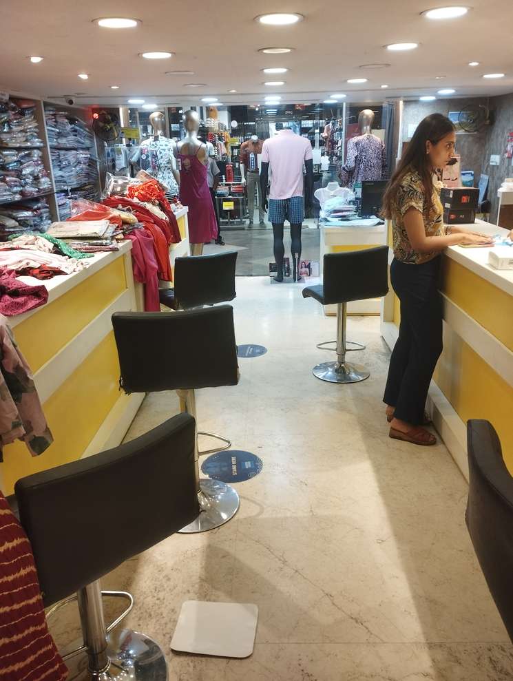Commercial Shop 975 Sq.Ft. in Howrah Kolkata