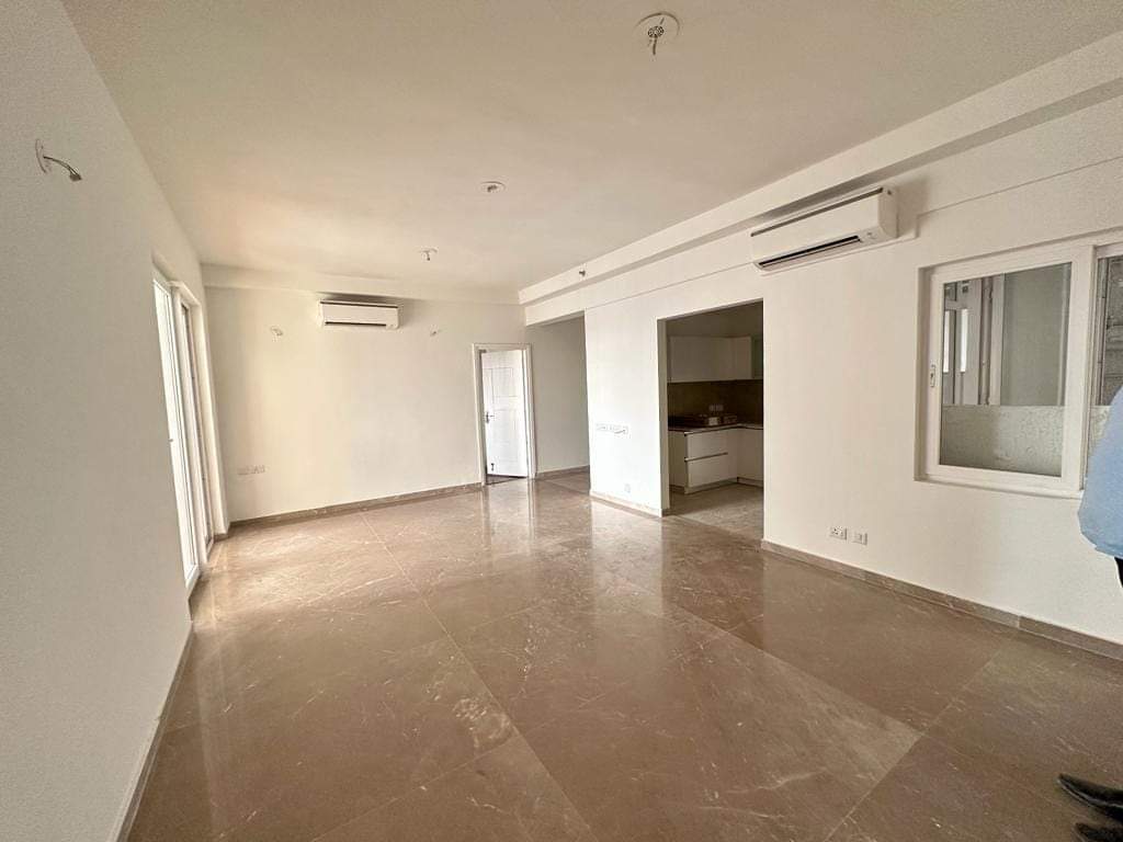 Rental 3 Bedroom 1450 Sq.Ft. Apartment in Emaar Palm Hills, Sector 77 Gurgaon 5782161