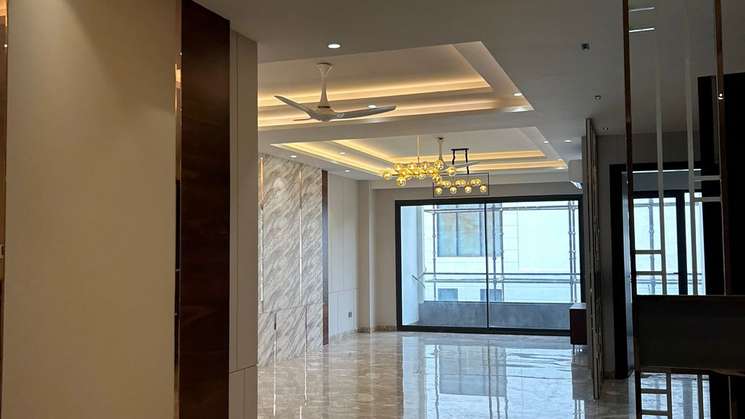 4 Bedroom 360 Sq.Yd. Builder Floor in Nirvana Country Gurgaon