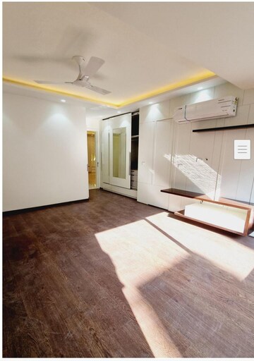 Living Room in 3 BHK Apartment at DLF Ultima Phase II, Sector 81 – for Sale