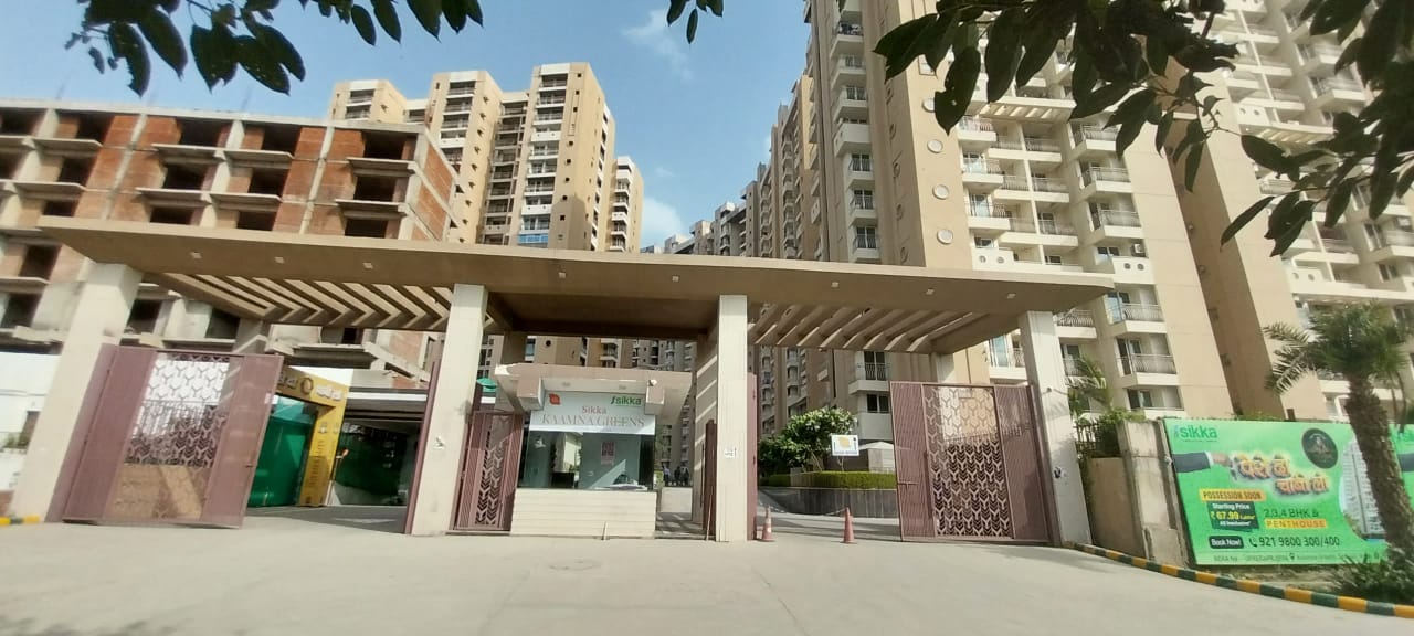 Resale 2 Bedroom 840 Sq.Ft. Apartment in Sikka Kaamna Greens, Sector