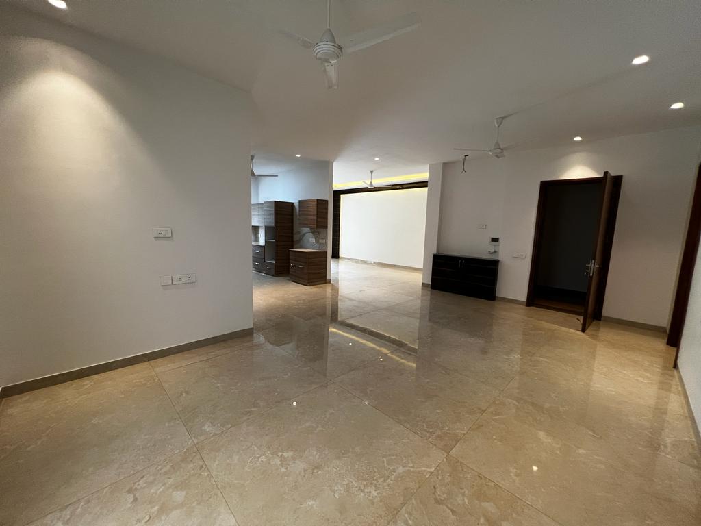 Rental 3 Bedroom 1400 Sq.Ft. Apartment in CGHS Saral Apartments, Sector ...