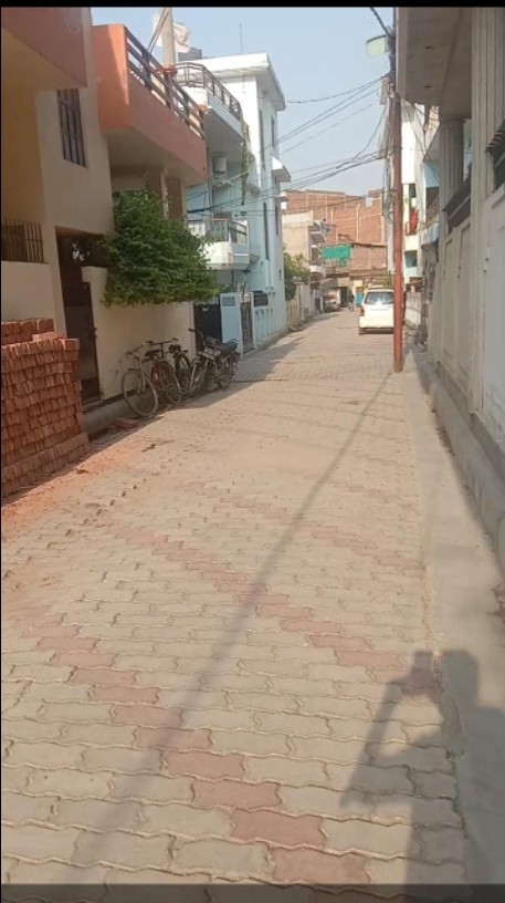 Plot For Resale in Paharia Varanasi  5804235