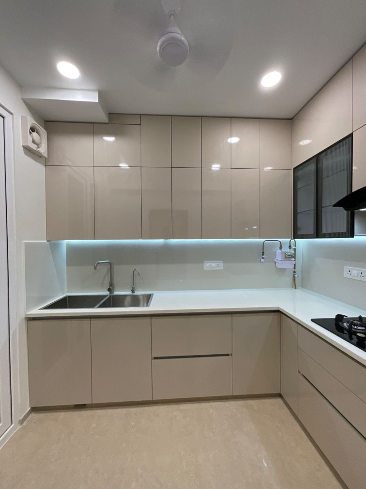 Rental 4 Bedroom 2200 Sq.Ft. Apartment in JP Beverly Park CGHS, Sector 22 Dwarka Delhi 5808186