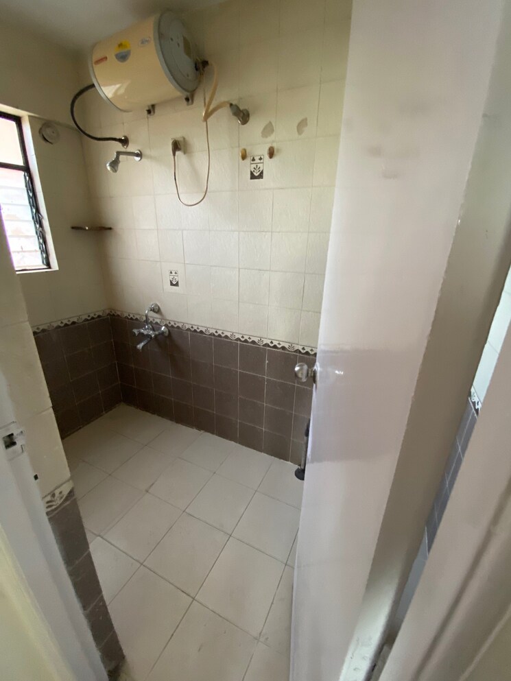 Bathroom, bramha-avenue 1 Bedroom 650 Sq.Ft. Apartment In Kondhwa Pune 5828300