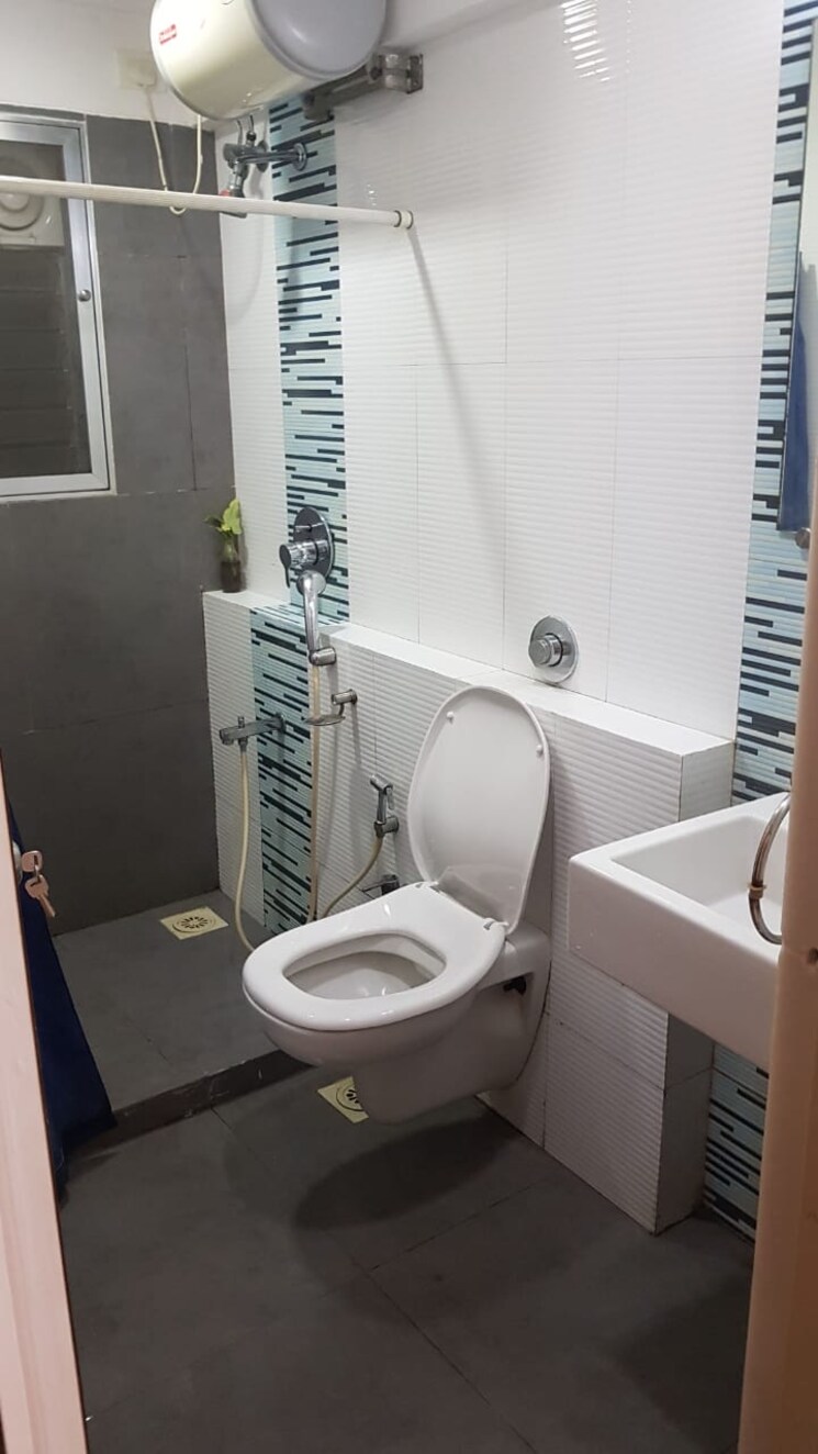 Bathroom, gundecha-symphony 2.5 Bedroom 1300 Sq.Ft. Apartment In Andheri West Mumbai 5835087